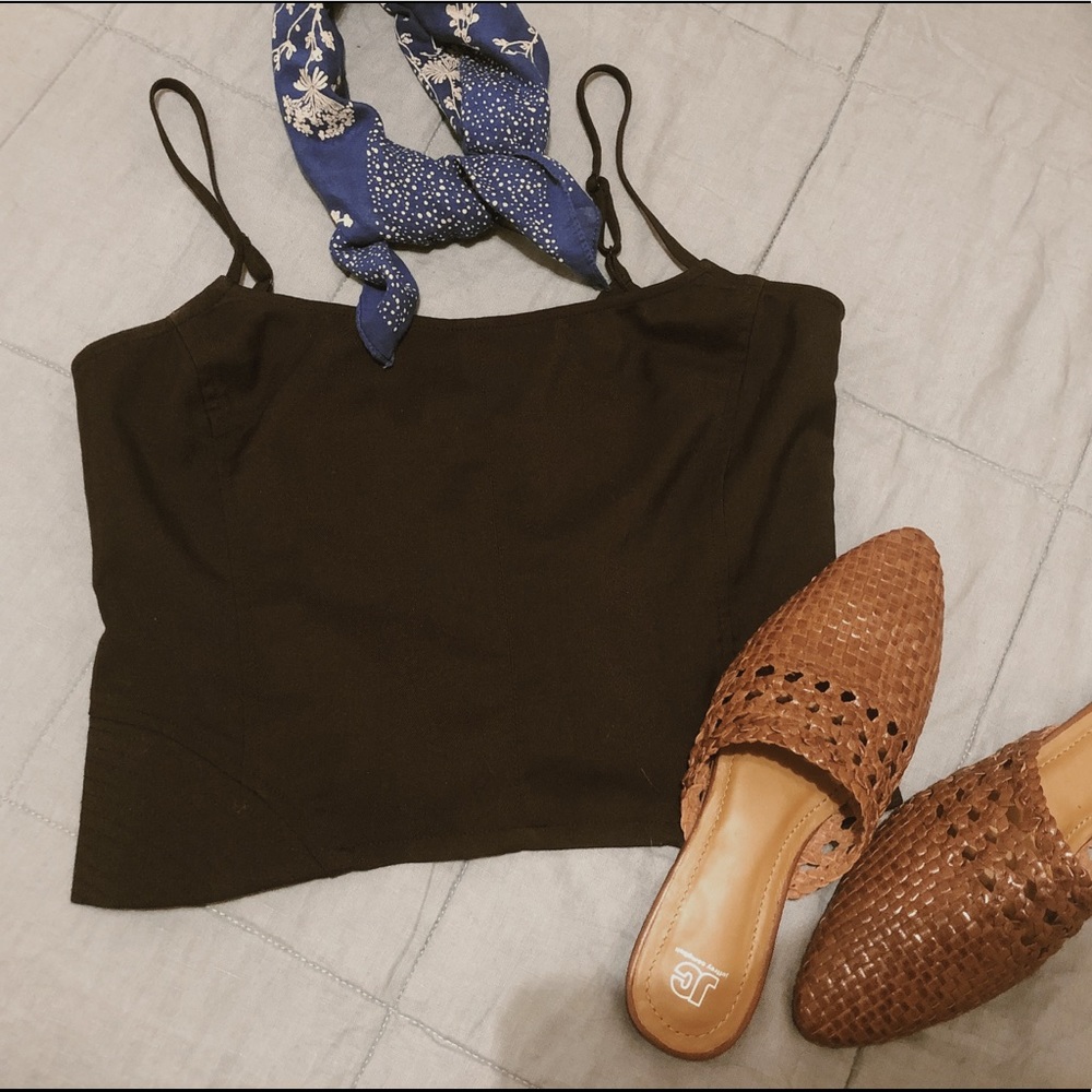 Urban Outfitters Black Crop Top 💕🌈